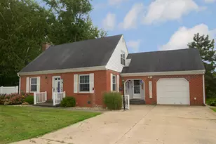 733 E Main St, Ottawa, IL 61350 - Photo 1