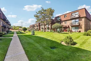 9616 Bianco Terrace, Des Plaines, IL 60016 - Photo 7
