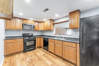 8728 S Rockwell Avenue, Evergreen Park, IL 60805 - Photo 5