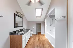 8728 S Rockwell Ave, Evergreen Park, IL 60805 - Photo 9