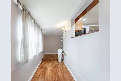 8728 S Rockwell Avenue, Evergreen Park, IL 60805 - Photo 3