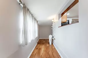 8728 S Rockwell Ave, Evergreen Park, IL 60805 - Photo 3