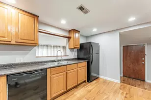 8728 S Rockwell Ave, Evergreen Park, IL 60805 - Photo 7