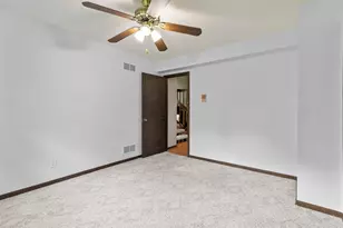509 Blaine St, Yorkville, IL 60560 - Photo 13
