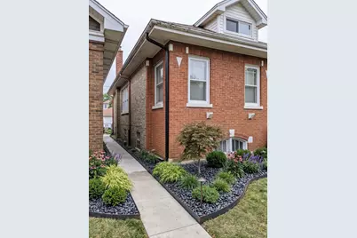 5129 W George Avenue, Chicago, IL 60641 - Photo 3