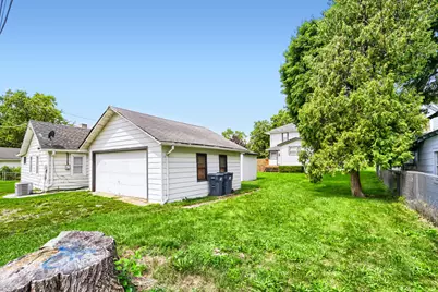 709 Center Street, Waukegan, IL 60085 - Photo 5
