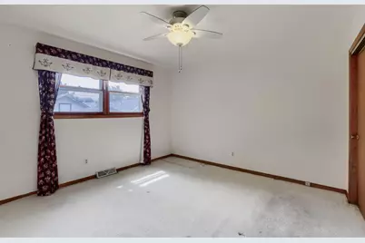 709 Center Street, Waukegan, IL 60085 - Photo 21