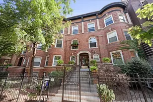 4053 N Sheridan Rd, Chicago, IL 60613 - Photo 1
