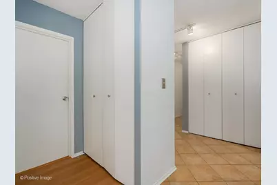 70 W Huron Street #605, Chicago, IL 60654 - Photo 5