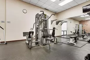 70 W Huron St, Chicago, IL 60654 - Photo 19