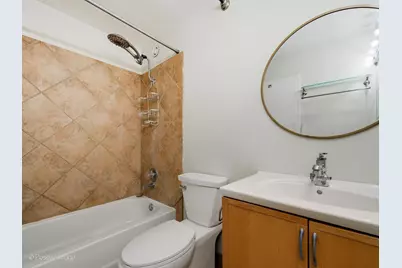 70 W Huron Street #605, Chicago, IL 60654 - Photo 15