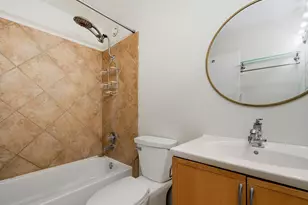 70 W Huron St, Chicago, IL 60654 - Photo 15