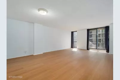 70 W Huron Street #605, Chicago, IL 60654 - Photo 7