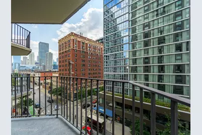 70 W Huron Street #605, Chicago, IL 60654 - Photo 17