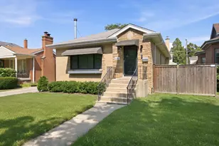 940 N Oak Park Ave, Oak Park, IL 60302 - Photo 1