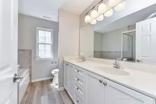 8426 Dawn Ln, Darien, IL 60561 - Photo 21
