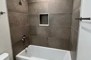 3726 N Racine Ave, Chicago, IL 60613 - Photo 15