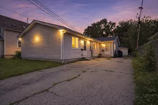 412 S State St, Aurora, IL 60505 - Photo 1