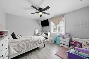 412 S State St, Aurora, IL 60505 - Photo 17
