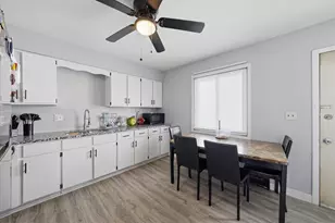 412 S State St, Aurora, IL 60505 - Photo 15