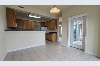 101 Pointe Drive #302, Northbrook, IL 60062 - Photo 3