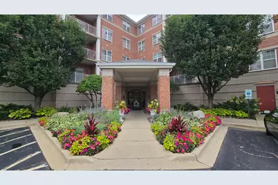 101 Pointe Drive #302, Northbrook, IL 60062 - Photo 1