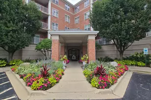101 Pointe Dr, Northbrook, IL 60062 - Photo 1