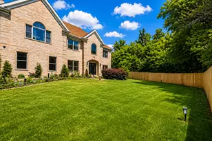1685 Marion St, Roselle, IL 60172 - Photo 3