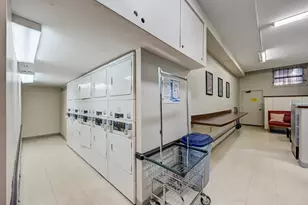 800 W George St, Chicago, IL 60657 - Photo 23