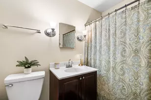 800 W George St, Chicago, IL 60657 - Photo 17