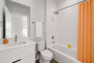 3953 W Dakin St, Chicago, IL 60618 - Photo 9