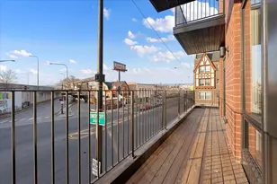 3953 W Dakin St, Chicago, IL 60618 - Photo 11