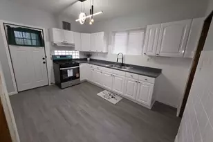 8239 S Carpenter St, Chicago, IL 60620 - Photo 7