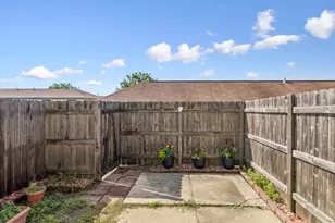 1753 Bristol Walk, Hoffman Estates, IL 60169 - Photo 9