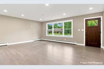 2257 Shannondale Drive, Green Oaks, IL 60048 - Photo 9