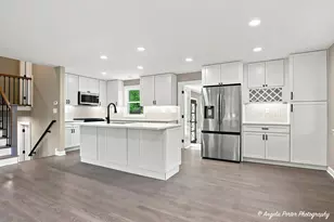 2257 Shannondale Dr, Green Oaks, IL 60048 - Photo 5