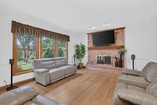 450 Ford Ln, Bartlett, IL 60103 - Photo 7