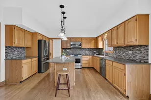 450 Ford Ln, Bartlett, IL 60103 - Photo 9