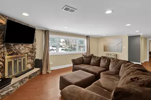 935 E 169th St, South Holland, IL 60473 - Photo 33