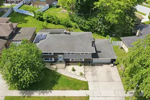935 E 169th St, South Holland, IL 60473 - Photo 3