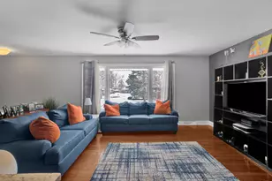 935 E 169th St, South Holland, IL 60473 - Photo 11