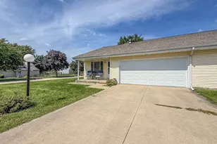 2626 Natalie Dr, Champaign, IL 61822 - Photo 3