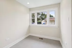 2121 W 71st Pl, Chicago, IL 60636 - Photo 9