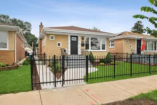 2121 W 71st Pl, Chicago, IL 60636 - Photo 1