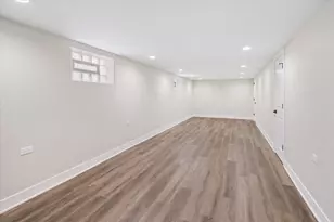 2121 W 71st Pl, Chicago, IL 60636 - Photo 17