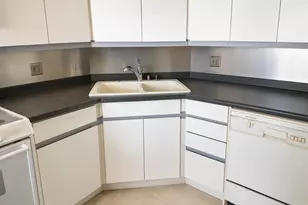 3200 N Lake Shore Dr, Chicago, IL 60657 - Photo 7