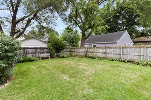 221 N Highland Ave, Rockford, IL 61107 - Photo 19