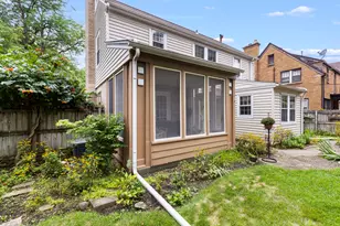 221 N Highland Ave, Rockford, IL 61107 - Photo 17