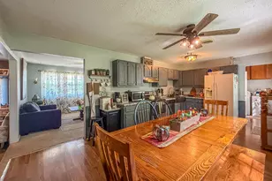 810 N 4th St, Saint John, IL 61873 - Photo 19