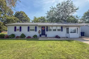 810 N 4th St, Saint John, IL 61873 - Photo 3